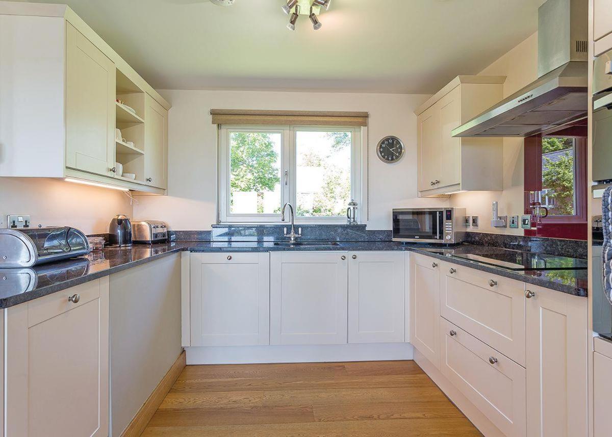 Swandown Lodges Chard Eksteriør bilde