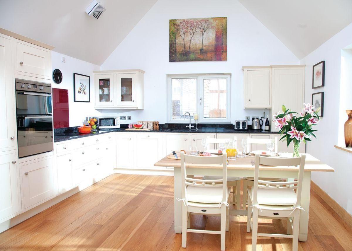 Swandown Lodges Chard Eksteriør bilde
