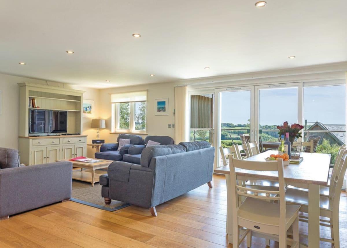 Swandown Lodges Chard Eksteriør bilde