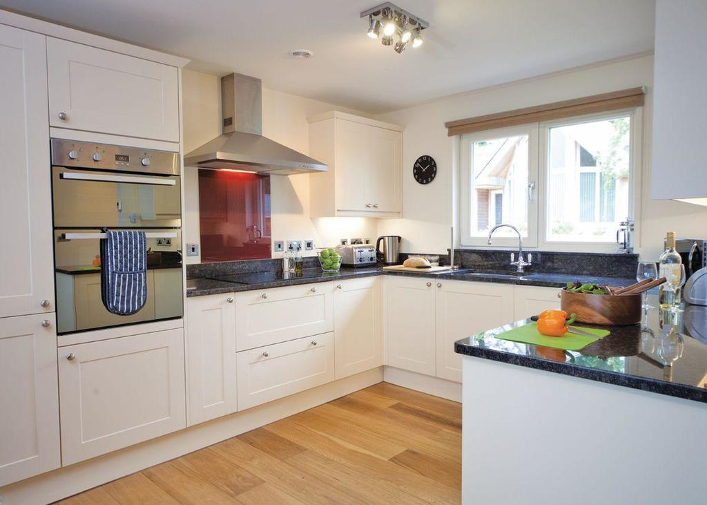 Swandown Lodges Chard Eksteriør bilde